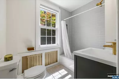 80 Glenwood Road, Englewood, NJ 07631 - Photo 24