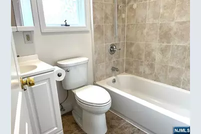 95 Hobart Street 2nd F #2nd F, Ridgefield Park, NJ 07660 - Photo 6