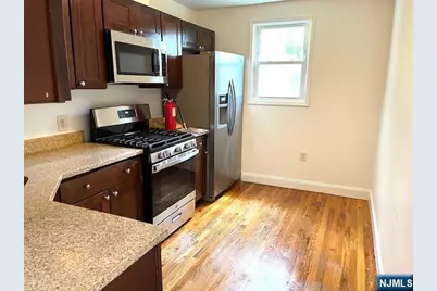 95 Hobart Street 2nd F #2nd F, Ridgefield Park, NJ 07660 - Photo 8