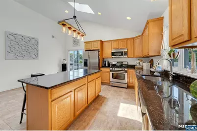 69 Thiem Avenue, Rochelle Park Township, NJ 07662 - Photo 18