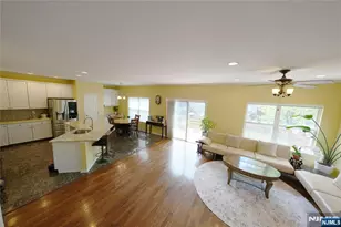 10 Queens Ln, Wayne, NJ 07470 - Photo 6