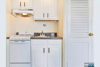601 Fairview Avenue C1 #C1, Fairview, NJ 07022 - Photo 6