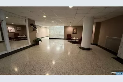 2160 Center Avenue 2L #2L, Fort Lee, NJ 07024 - Photo 4