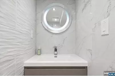 43 Berwyn Place, Bergenfield, NJ 07621 - Photo 12