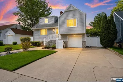43 Berwyn Place, Bergenfield, NJ 07621 - Photo 2