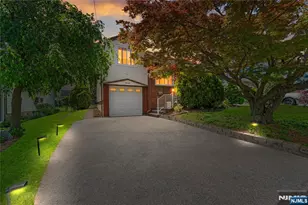 13 Lockwood Dr, Clifton, NJ 07013 - Photo 26