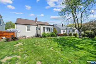 13 Lockwood Dr, Clifton, NJ 07013 - Photo 20
