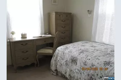 516 Willow Avenue, Lyndhurst Township, NJ 07071 - Photo 12
