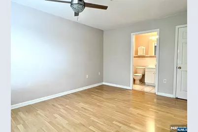 547 Gorge Road 4B #4B, Cliffside Park, NJ 07010 - Photo 16