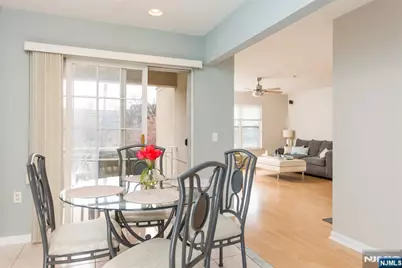 547 Gorge Road 4B #4B, Cliffside Park, NJ 07010 - Photo 10