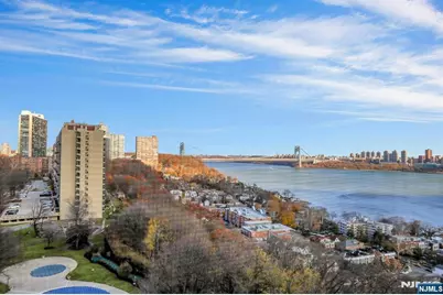 5 Horizon # 907, Fort Lee, NJ 07024 - Photo 10