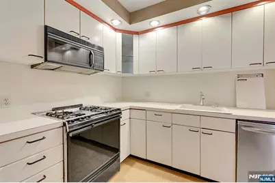 5 Horizon # 907, Fort Lee, NJ 07024 - Photo 20