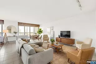 5 Horizon # 907, Fort Lee, NJ 07024 - Photo 2