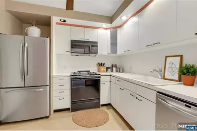 5 Horizon # 907, Fort Lee, NJ 07024 - Photo 4