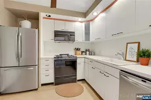 5 Horizon # 907, Fort Lee, NJ 07024 - Photo 4
