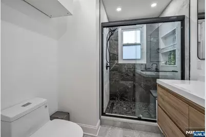 247 Fern Avenue 1 #1, Lyndhurst Township, NJ 07071 - Photo 18