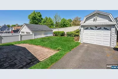 247 Fern Avenue 1 #1, Lyndhurst Township, NJ 07071 - Photo 20