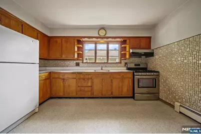 304 Gilbert Avenue, Elmwood Park, NJ 07407 - Photo 12