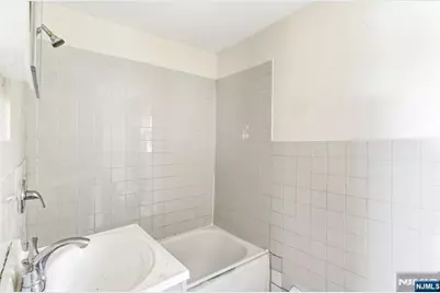 11 Sunset Avenue, Newark, NJ 07106 - Photo 6