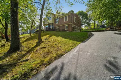 95 Knollton Road, Allendale, NJ 07401 - Photo 1