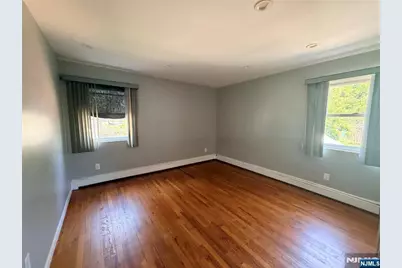 257 Desoto Place 1 #1, Cliffside Park, NJ 07010 - Photo 4