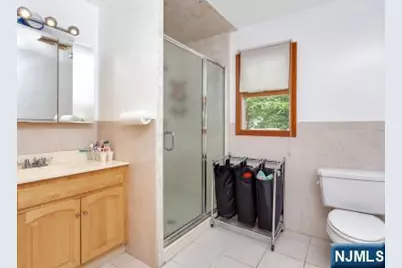 54 Parkway, Rochelle Park Township, NJ 07662 - Photo 10