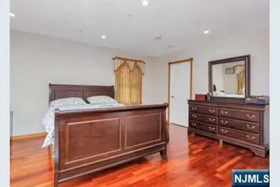 54 Parkway, Rochelle Park Township, NJ 07662 - Photo 20
