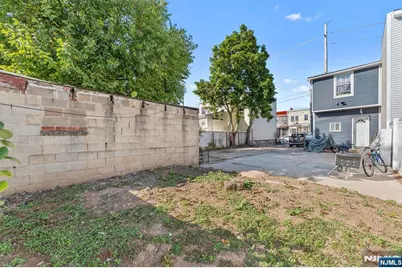 37 Emmet, Newark, NJ 07114 - Photo 16