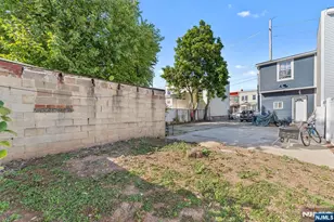37 Emmet, Newark, NJ 07114 - Photo 16