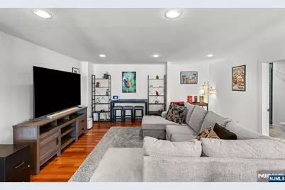 7 Oakdene Terrace 7 #7, Edgewater, NJ 07020 - Photo 8