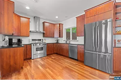 7 Oakdene Terrace 7 #7, Edgewater, NJ 07020 - Photo 12