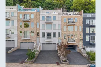 7 Oakdene Terrace 7 #7, Edgewater, NJ 07020 - Photo 1