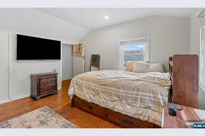 707 Chadwick Drive, Paramus, NJ 07652 - Photo 16