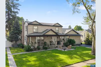 707 Chadwick Drive, Paramus, NJ 07652 - Photo 2