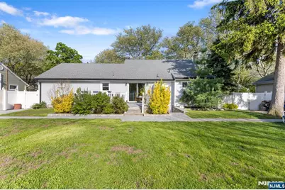707 Chadwick Drive, Paramus, NJ 07652 - Photo 26