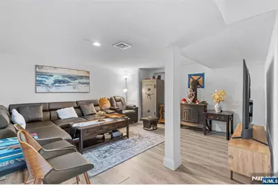 707 Chadwick Drive, Paramus, NJ 07652 - Photo 22