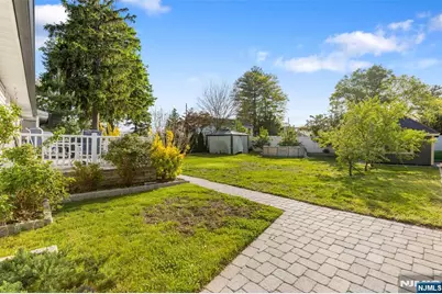 707 Chadwick Drive, Paramus, NJ 07652 - Photo 28