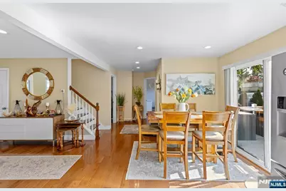 707 Chadwick Drive, Paramus, NJ 07652 - Photo 8