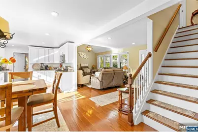 707 Chadwick Drive, Paramus, NJ 07652 - Photo 10