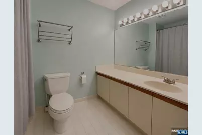 559 Ridge Lane, Fort Lee, NJ 07024 - Photo 12
