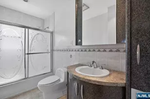 7-45 Richard St, Fair Lawn, NJ 07410 - Photo 12