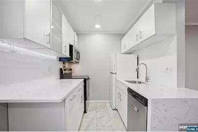 56 68th Street 7 #7, Guttenberg, NJ 07093 - Photo 2