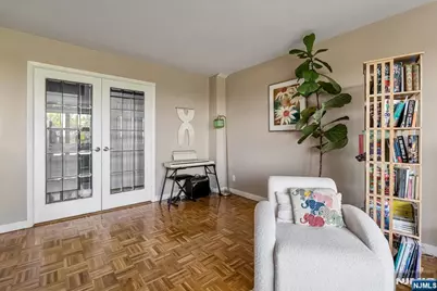 2352 Linwood Avenue 6C #6C, Fort Lee, NJ 07024 - Photo 8