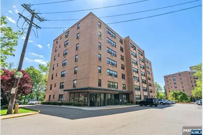2352 Linwood Avenue 6C #6C, Fort Lee, NJ 07024 - Photo 1
