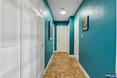 2352 Linwood Avenue 6C #6C, Fort Lee, NJ 07024 - Photo 24