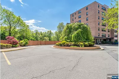 2352 Linwood Avenue 6C #6C, Fort Lee, NJ 07024 - Photo 30