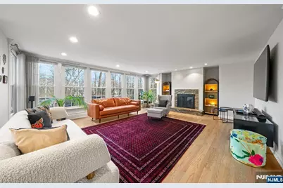 639 Pawnee Lane, Franklin Lakes, NJ 07417 - Photo 2