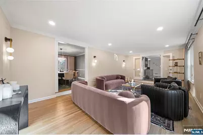 639 Pawnee Lane, Franklin Lakes, NJ 07417 - Photo 10