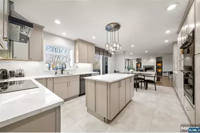 639 Pawnee Lane, Franklin Lakes, NJ 07417 - Photo 6