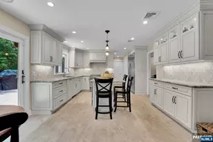 309 Windham Ct, Wyckoff Township, NJ 07481 - Photo 8